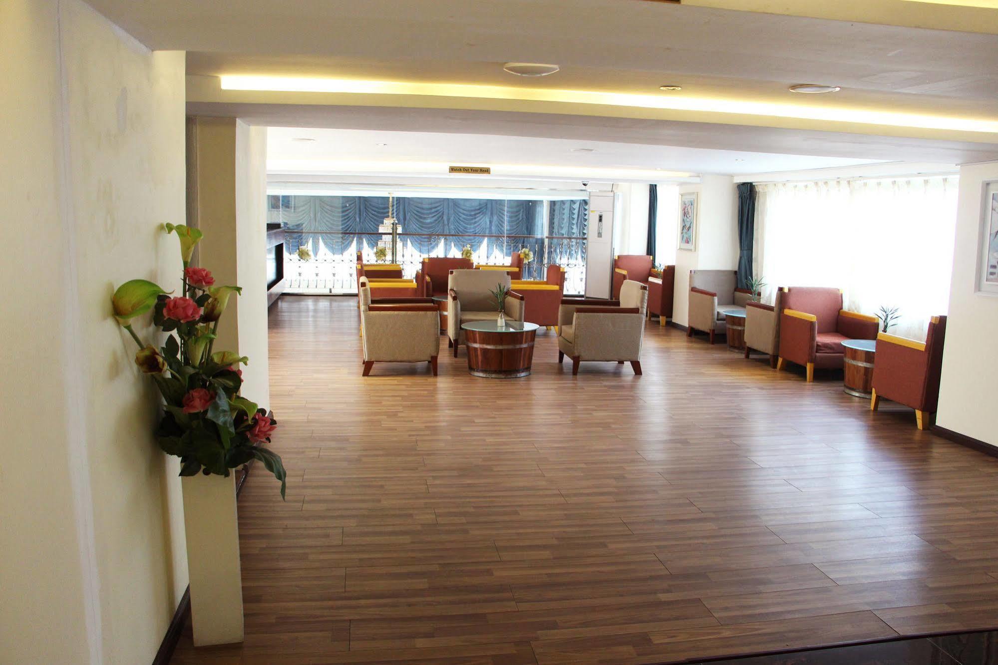 Sunny Holiday Hotel Gyogon Buitenkant foto